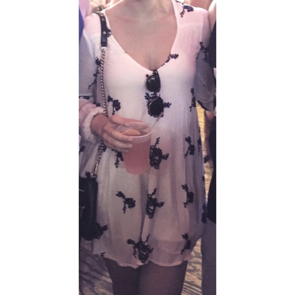 Free People white dress with navy flowers size XS - Picture 2 of 2